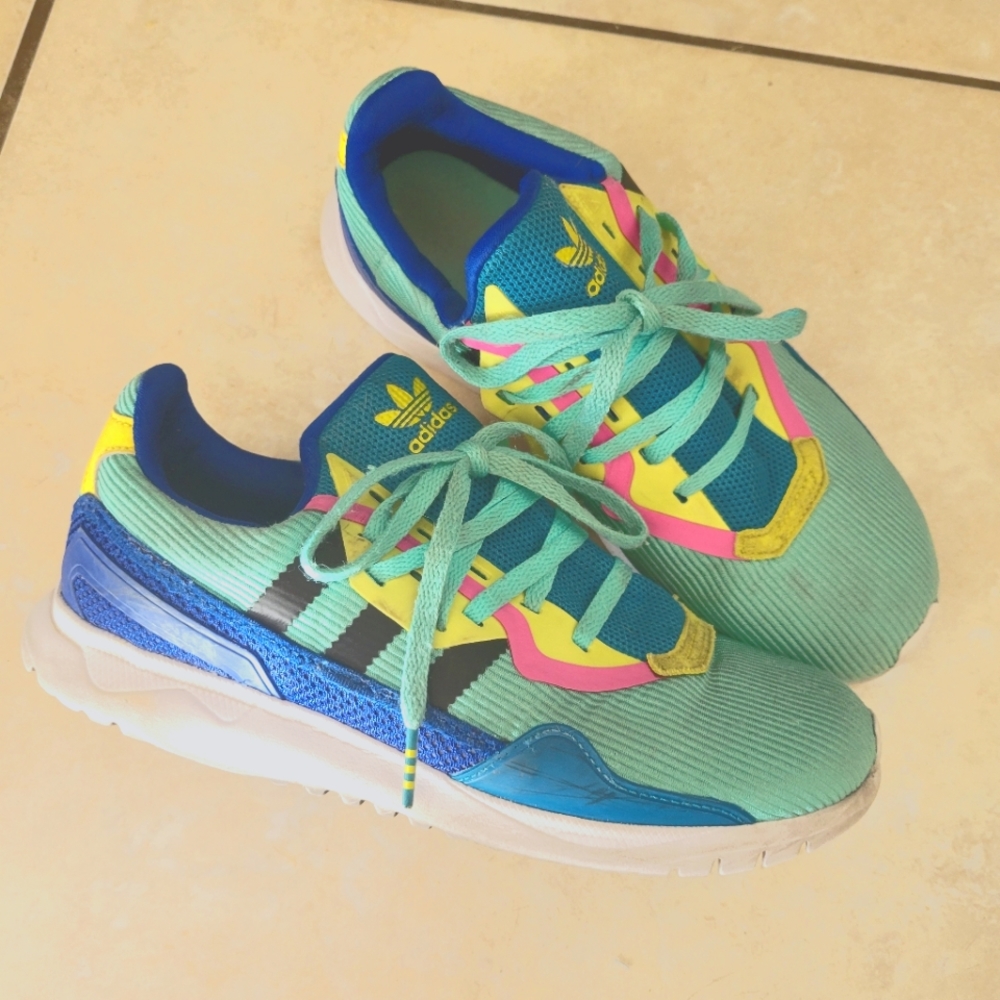 Neon Adidas